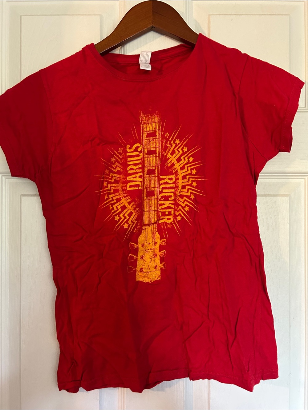 Vintage Y2K Darius Rucker Red Sleeve Concert Yellow Guitar Graphic Tee